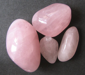 rose quartz tumbled stones